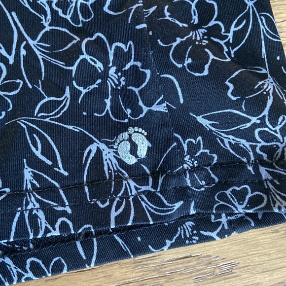 Hang Ten Women’s Floral Rashguard - Picture 5 of 11